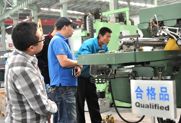皖南電機：經銷商參觀車間現(xiàn)場